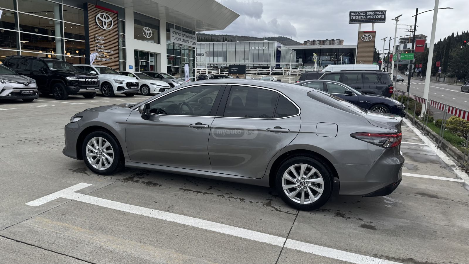 Toyota Camry - фото 6
