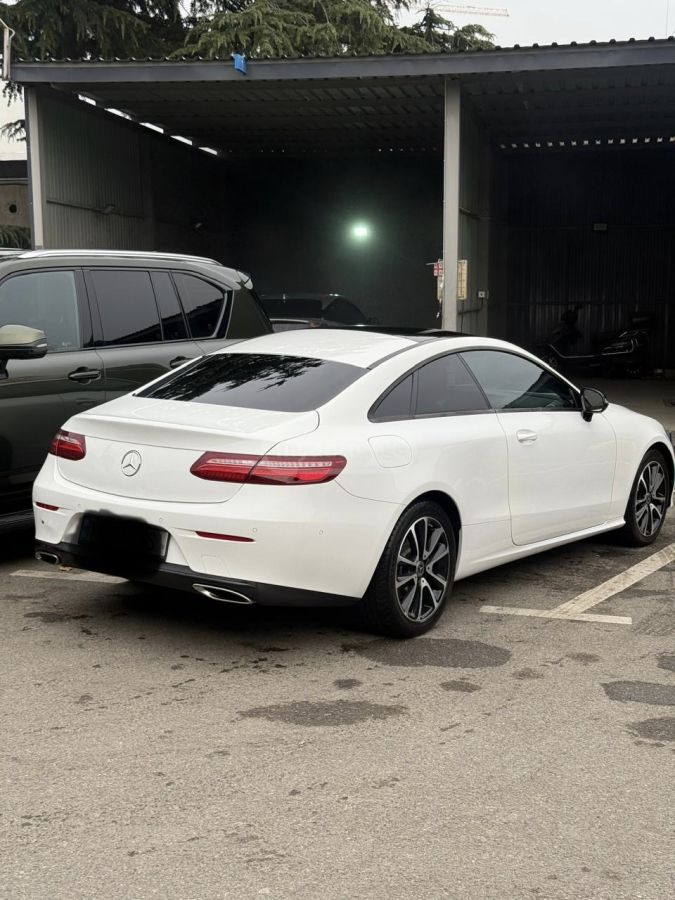 Mercedes-Benz E 200 - фото 2