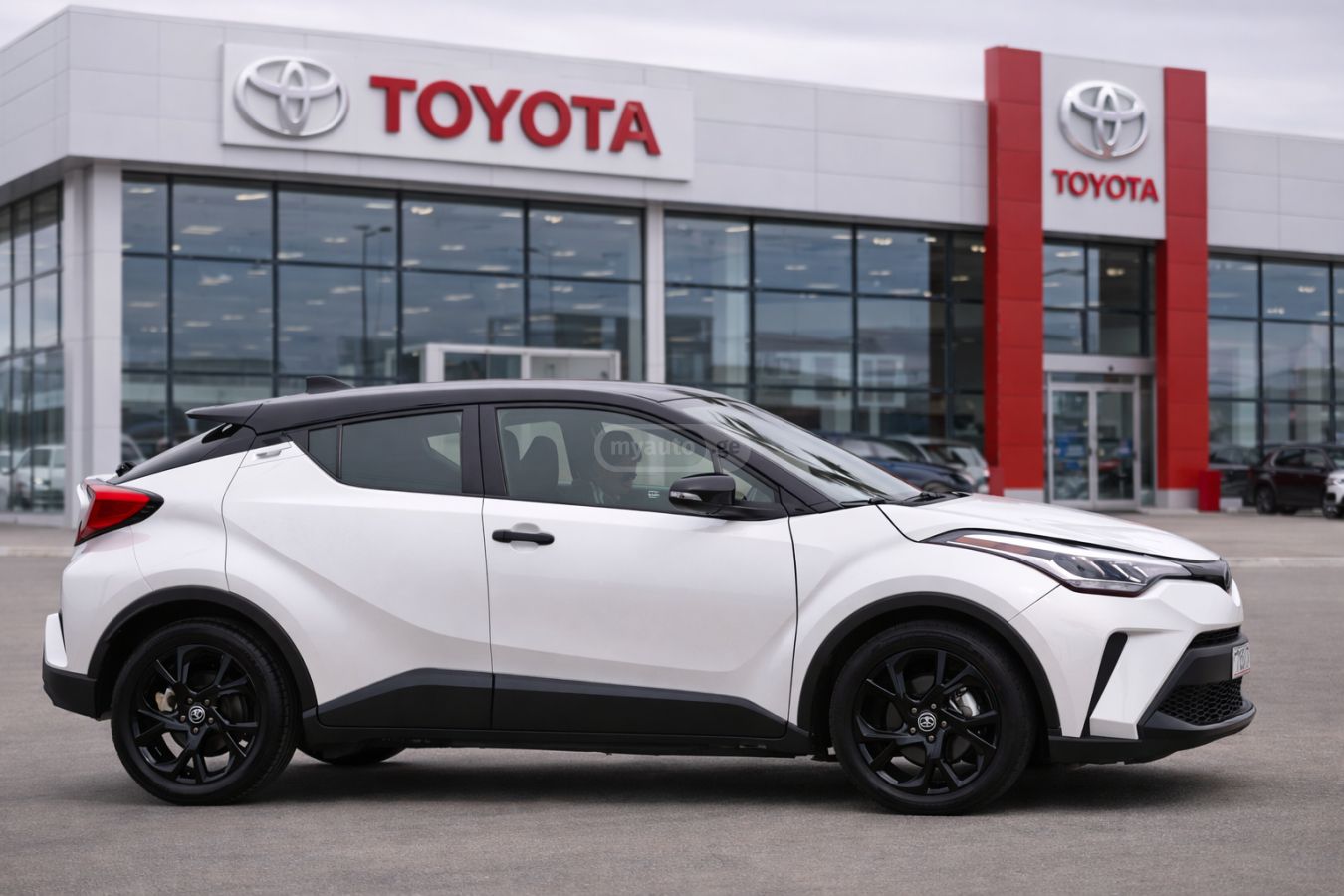 Toyota Nightshade 4dr Front-Wheel Dri — миниатюра 4