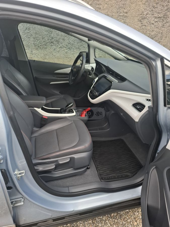 Chevrolet Bolt EV - фото 5