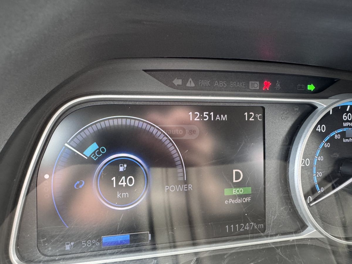 Nissan Leaf - фото 11