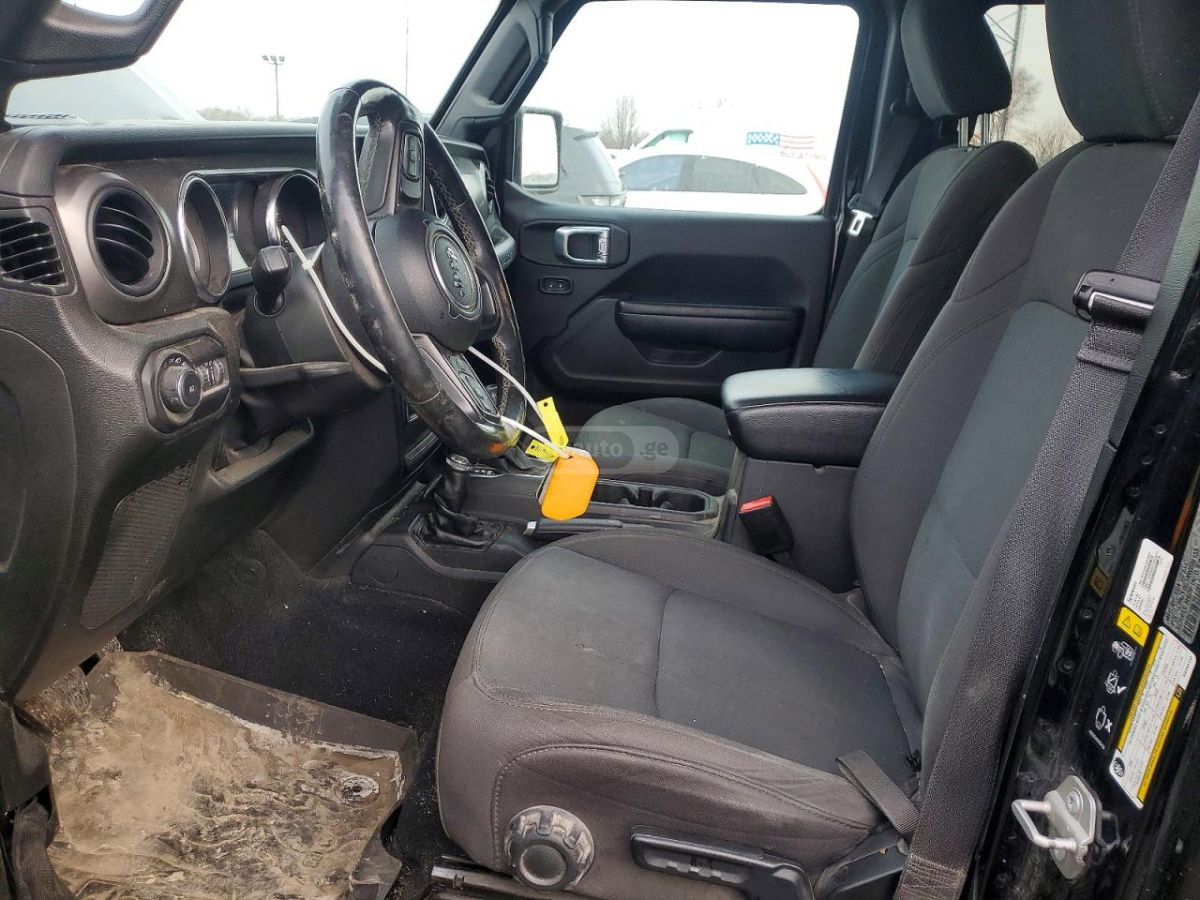 Jeep Wrangler - фото 7