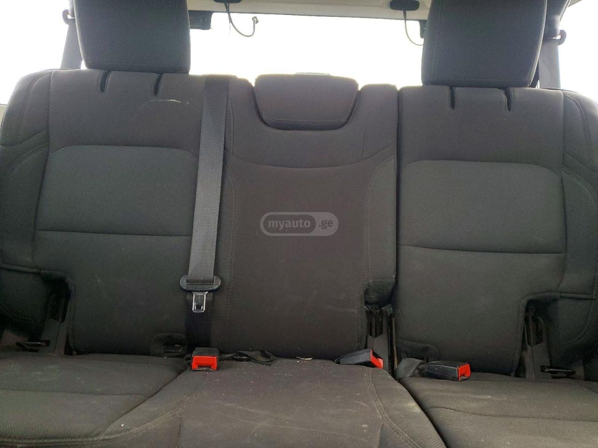 Jeep Wrangler - фото 9