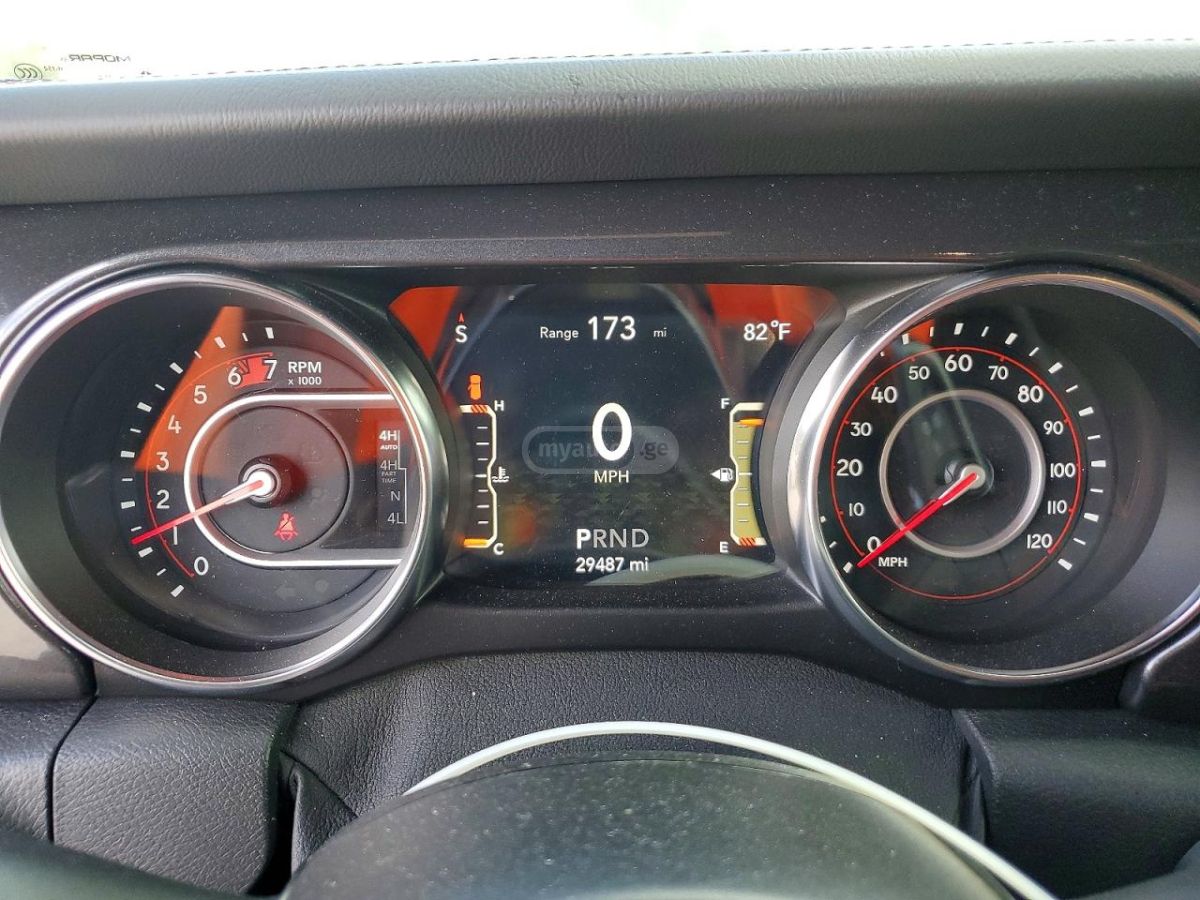 Jeep Wrangler - фото 9