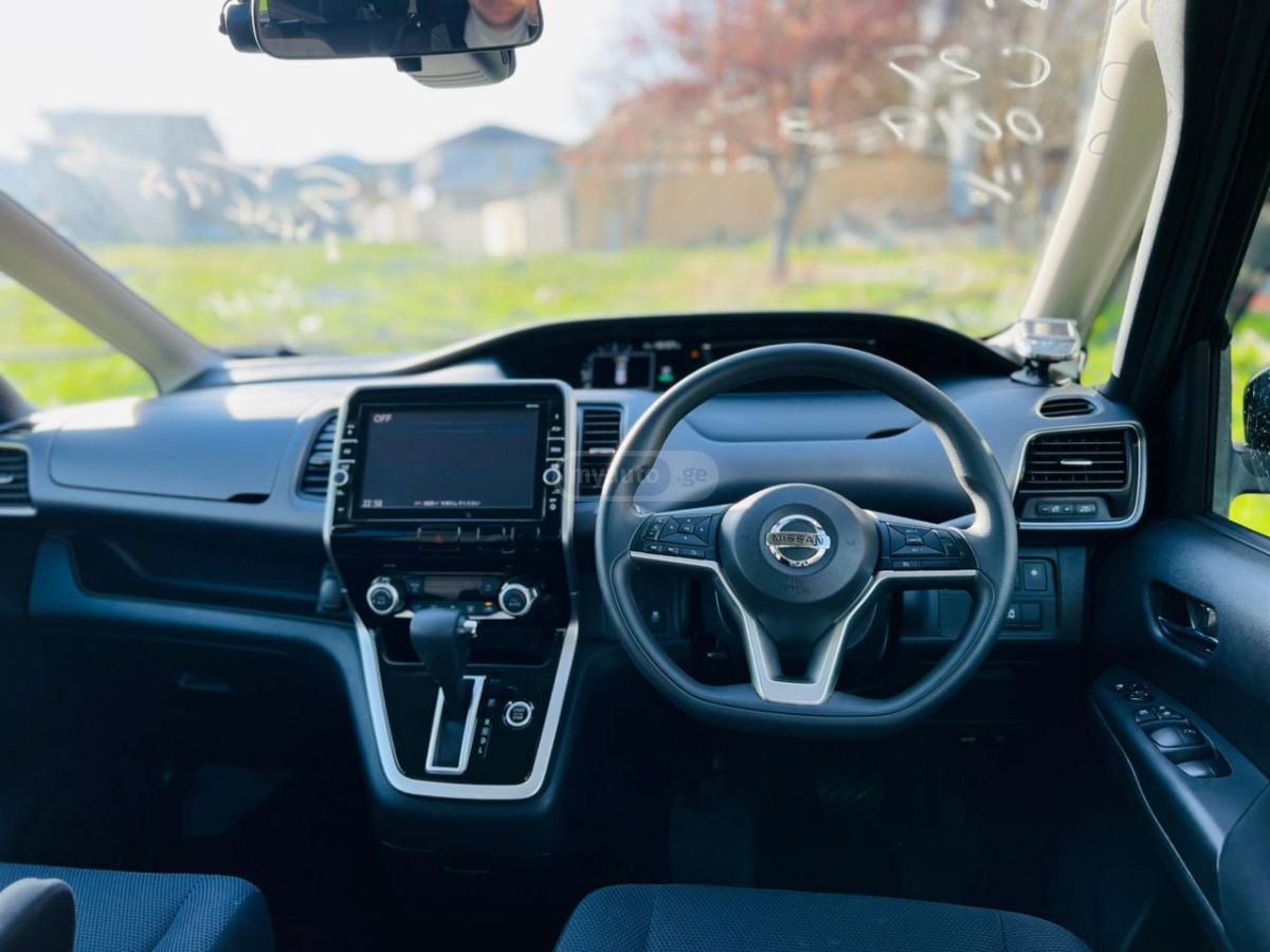 Nissan Serena - фото 10