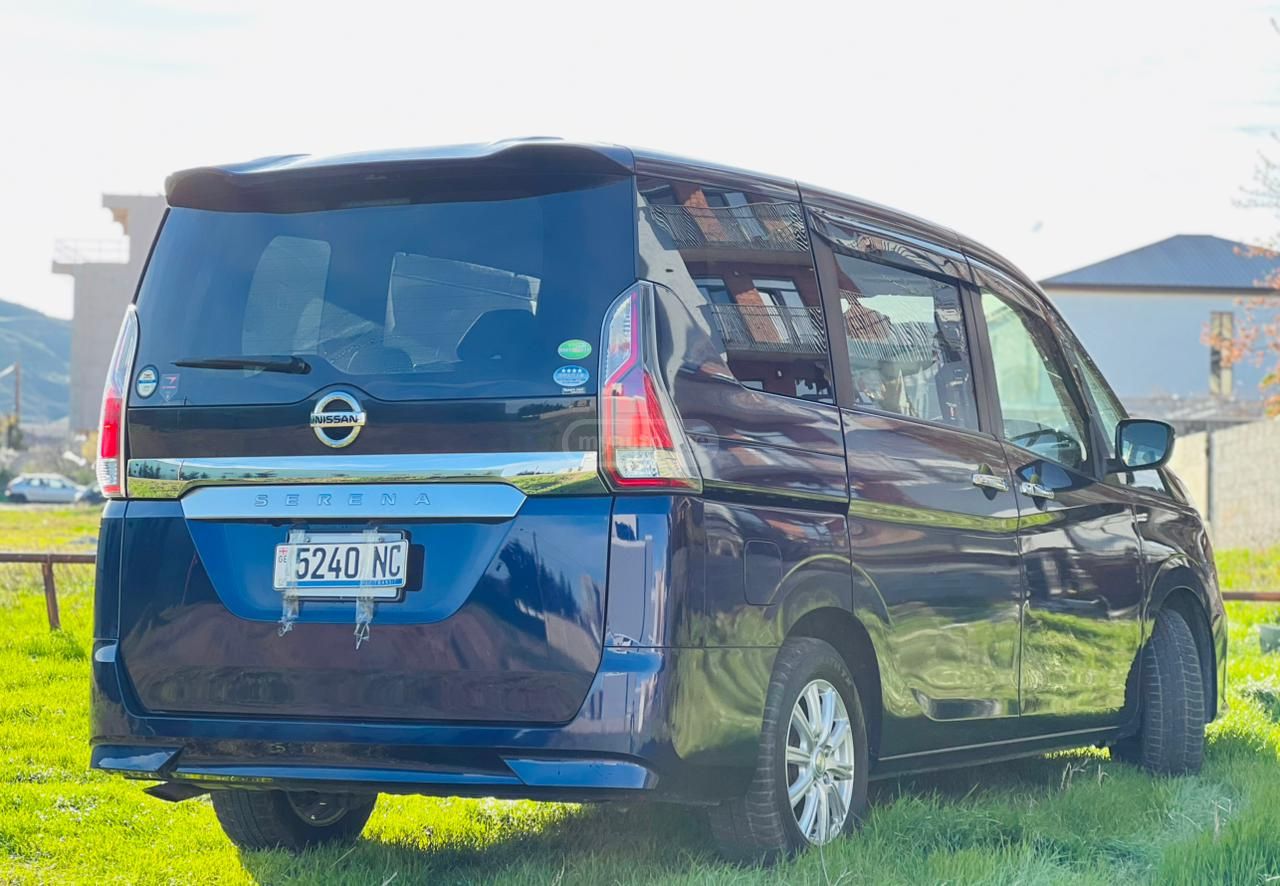 Nissan Serena - фото 2