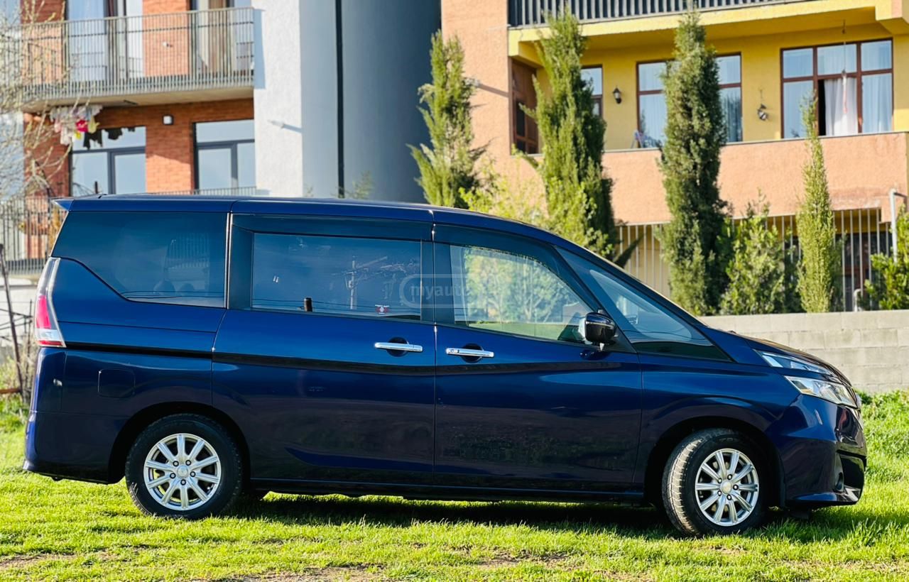 Nissan Serena - фото 5