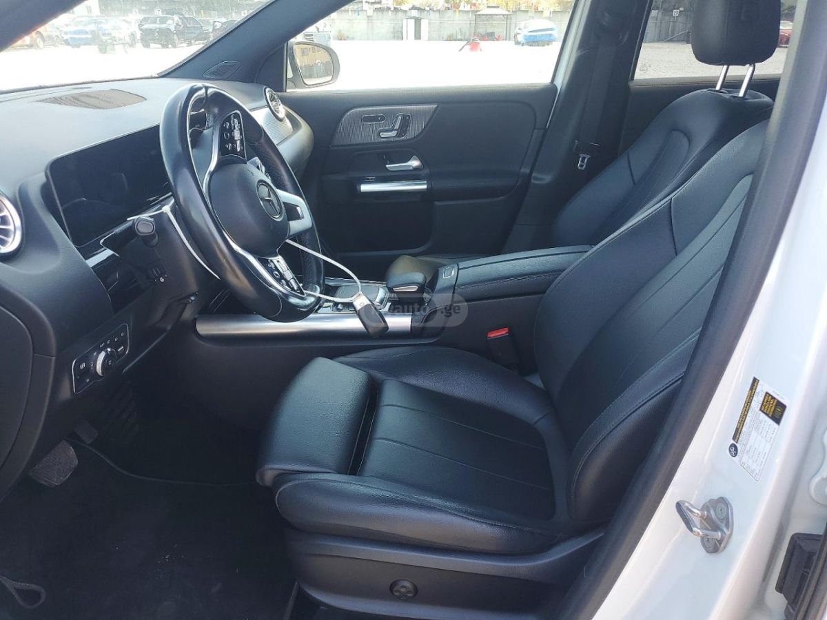 Mercedes-Benz Base GLA 250 4dr All-Wheel Dri — миниатюра 7