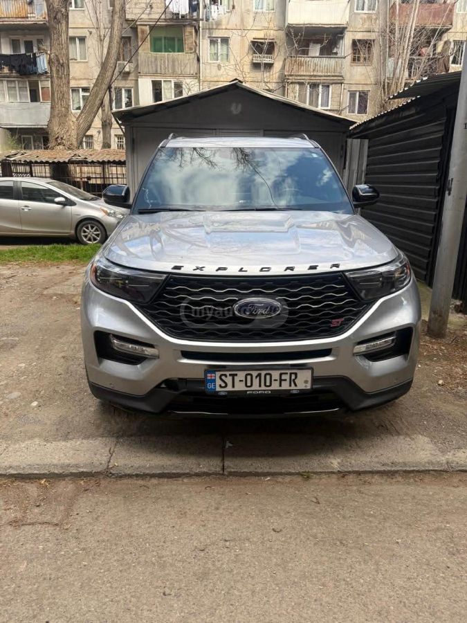 Ford Explorer - фото 1