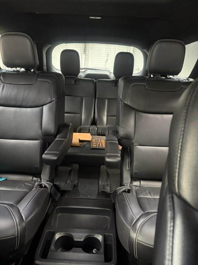 Ford Explorer - фото 10