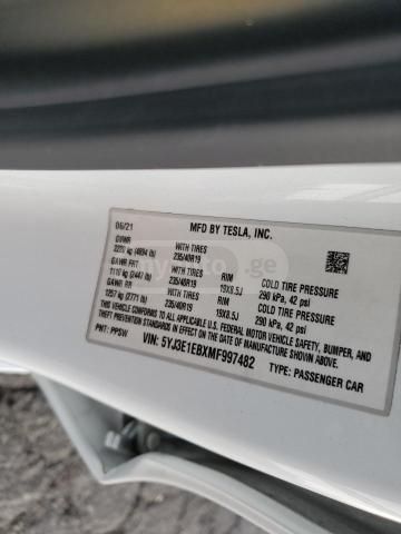 Tesla Model 3 - фото 2