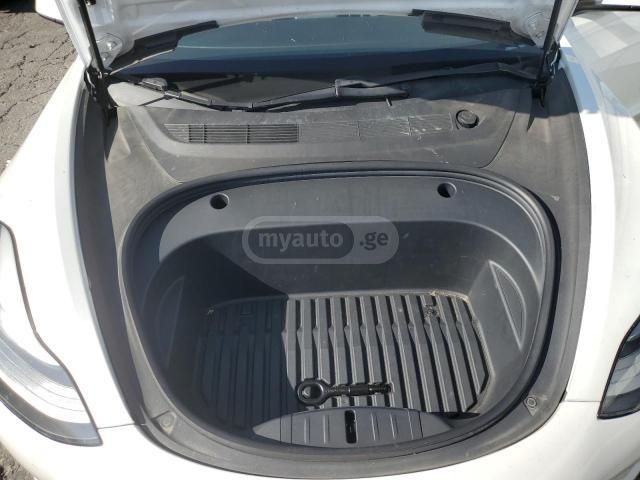 Tesla Model 3 - фото 3