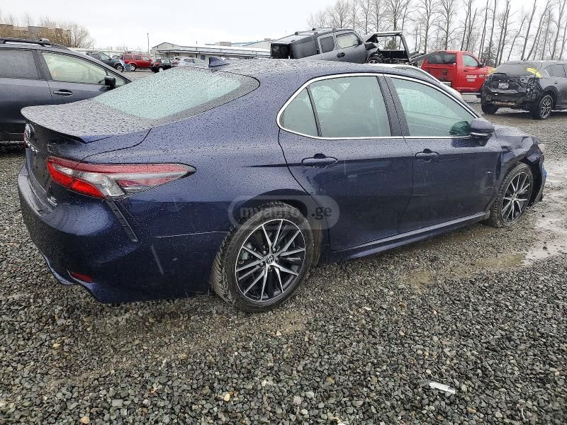 Toyota Camry - фото 4