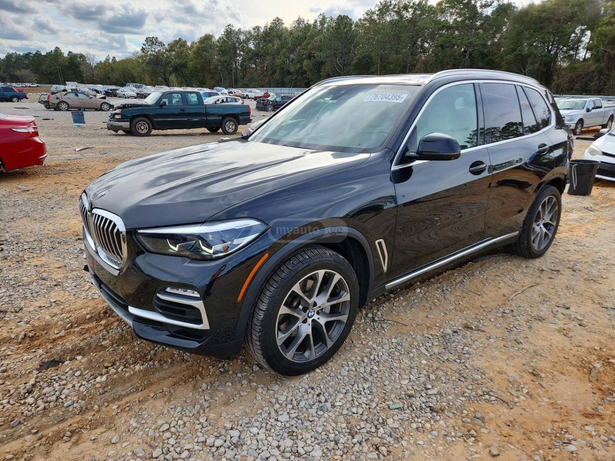 BMW X5 - фото 1