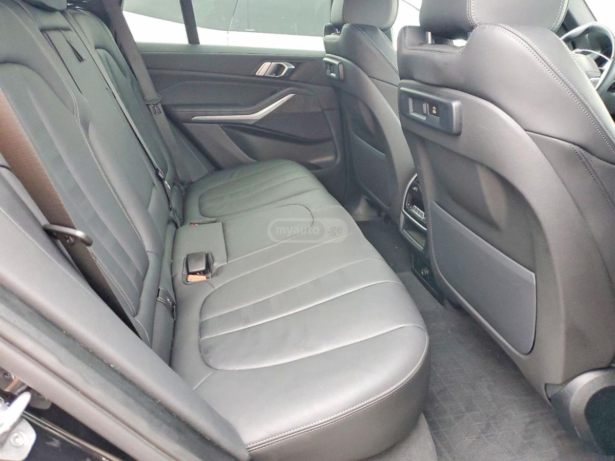 BMW X5 - фото 10