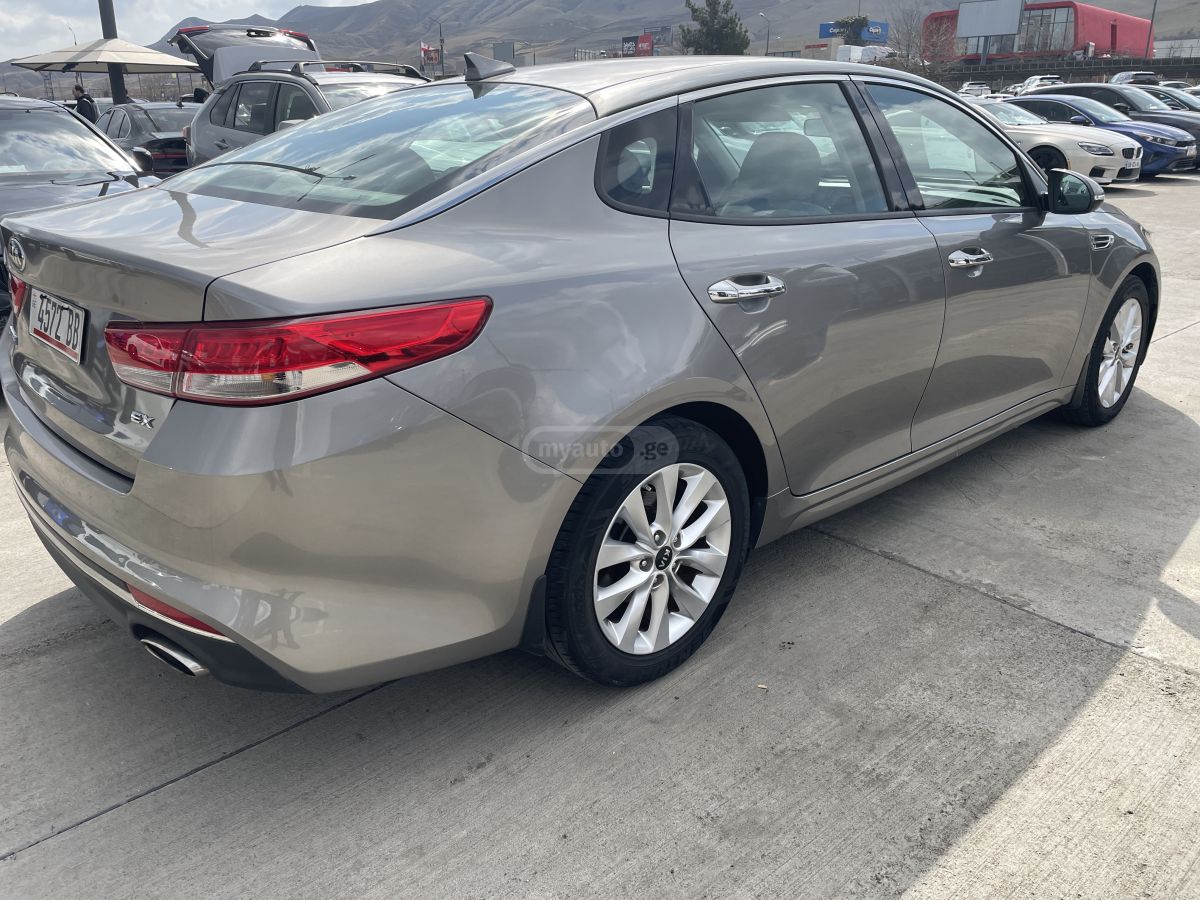 Kia Optima - фото 10