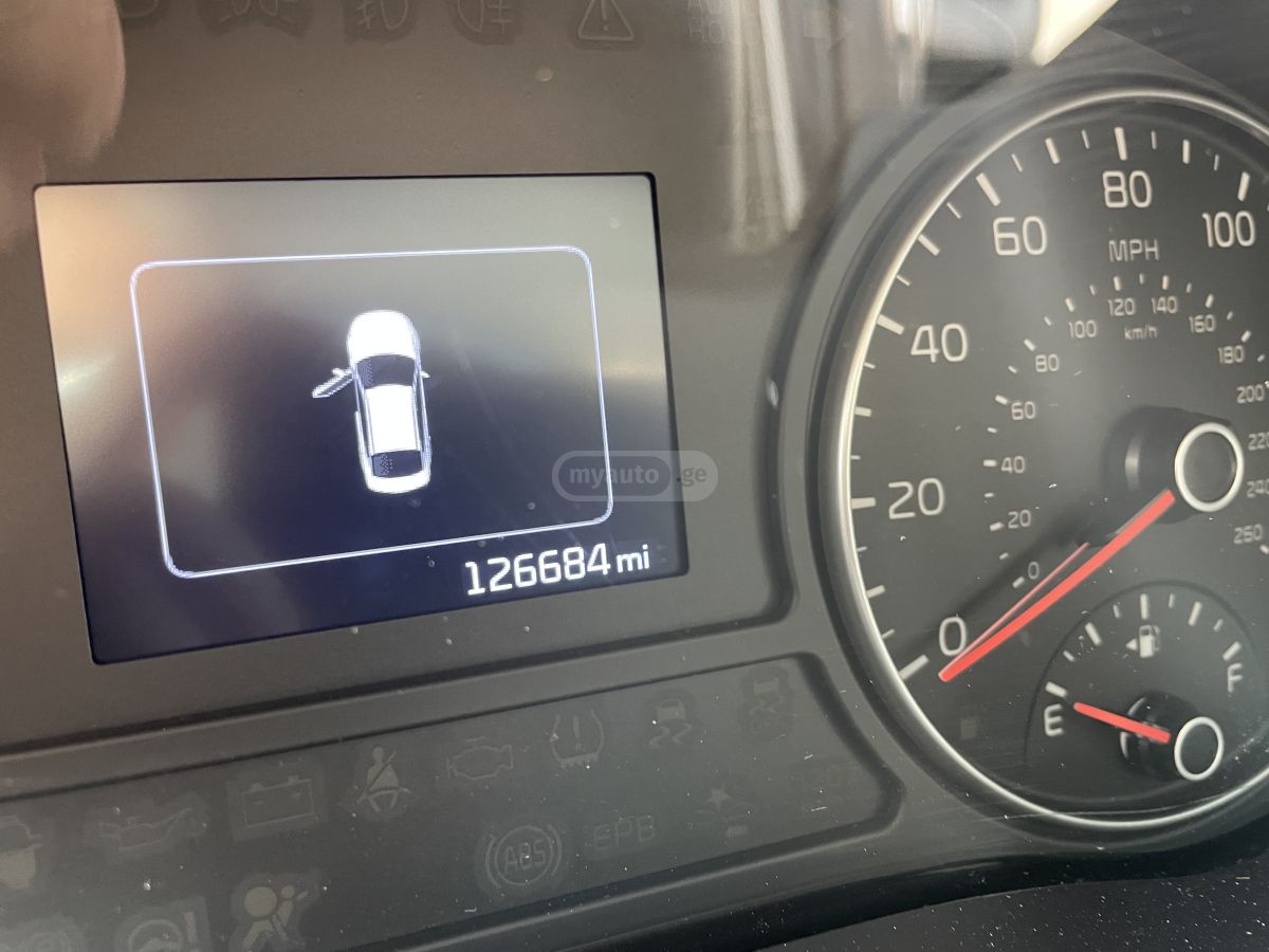 Kia Optima - фото 8