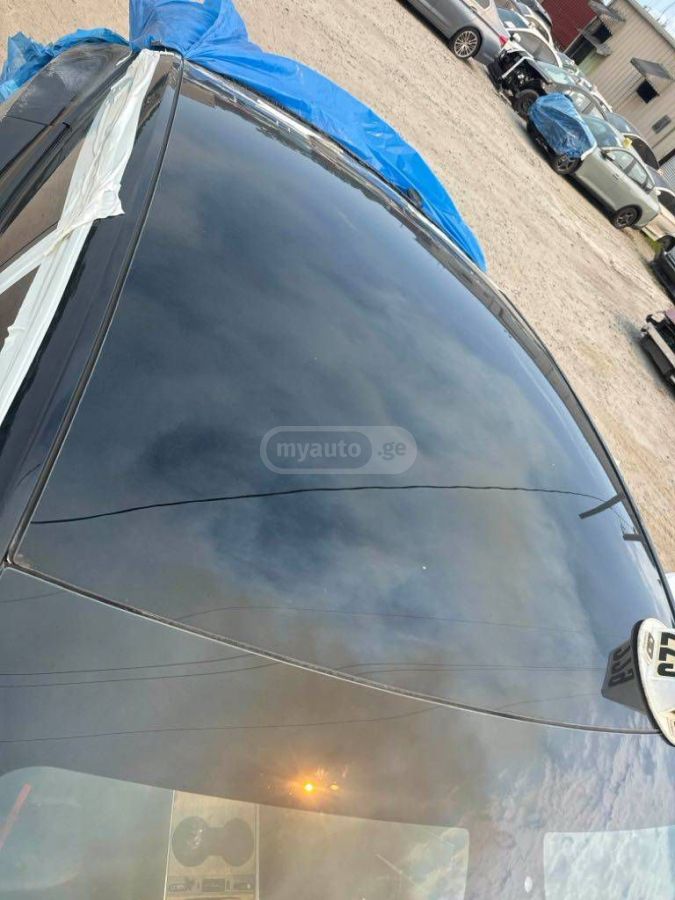 Tesla Model Y - фото 15