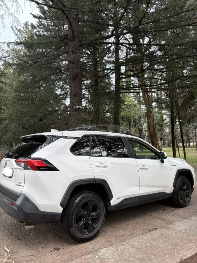 Toyota Rav 4 - фото 1