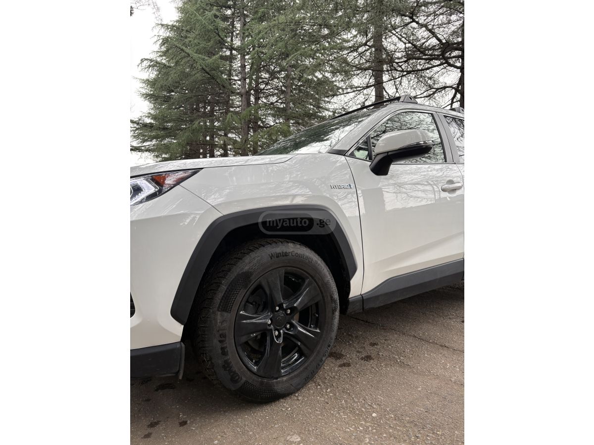 Toyota Rav 4 - фото 6