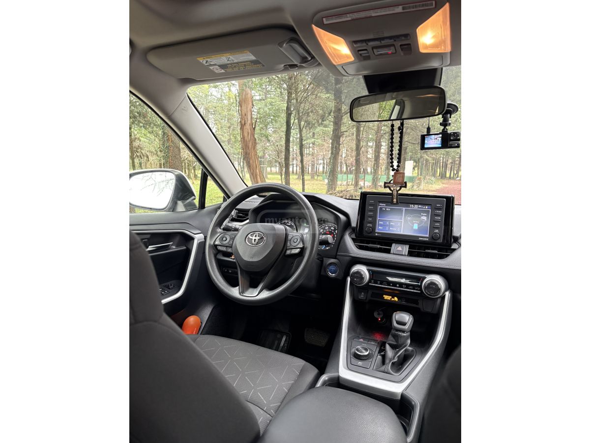 Toyota Rav 4 - фото 7