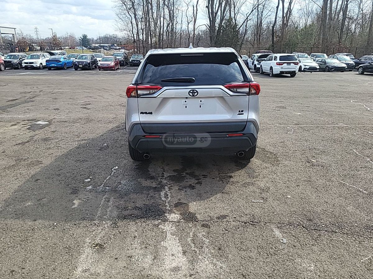 Toyota LE 4dr All-Wheel Drive Automat — миниатюра 7