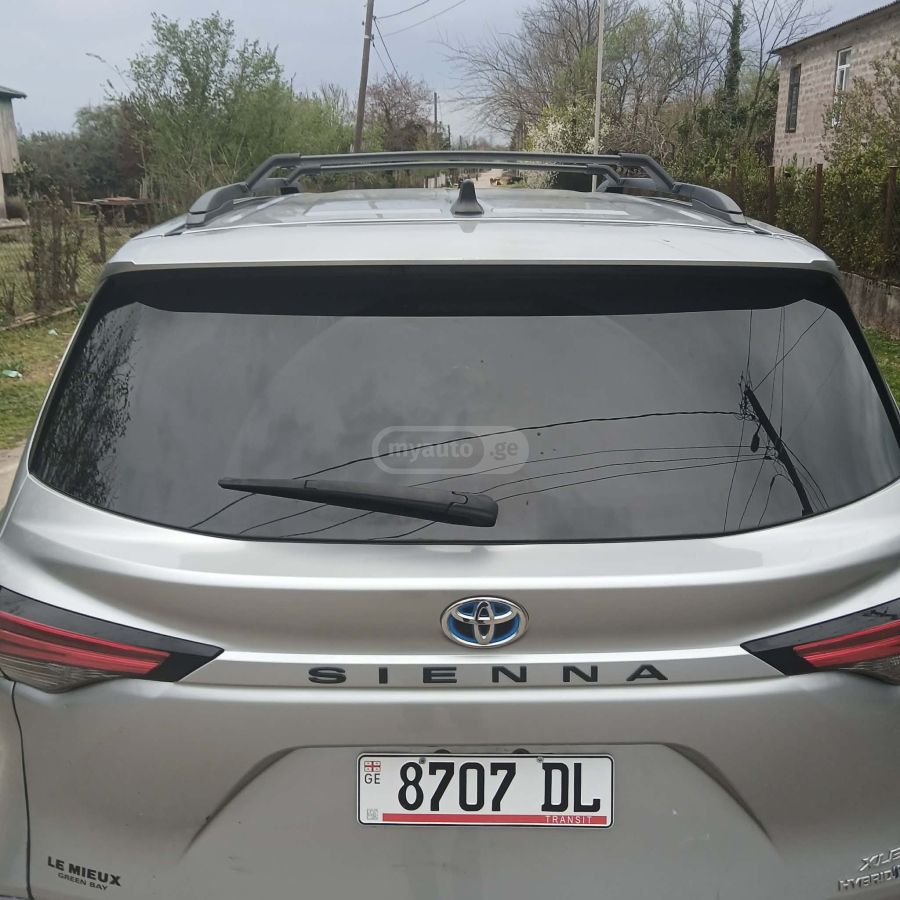 Toyota Sienna - фото 4