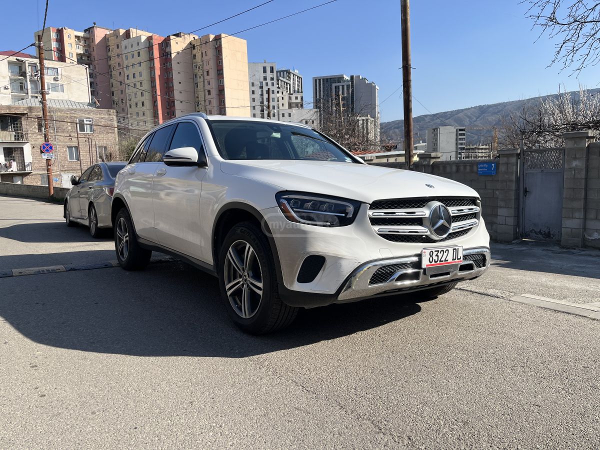 Mercedes-Benz GLC 300 - фото 1