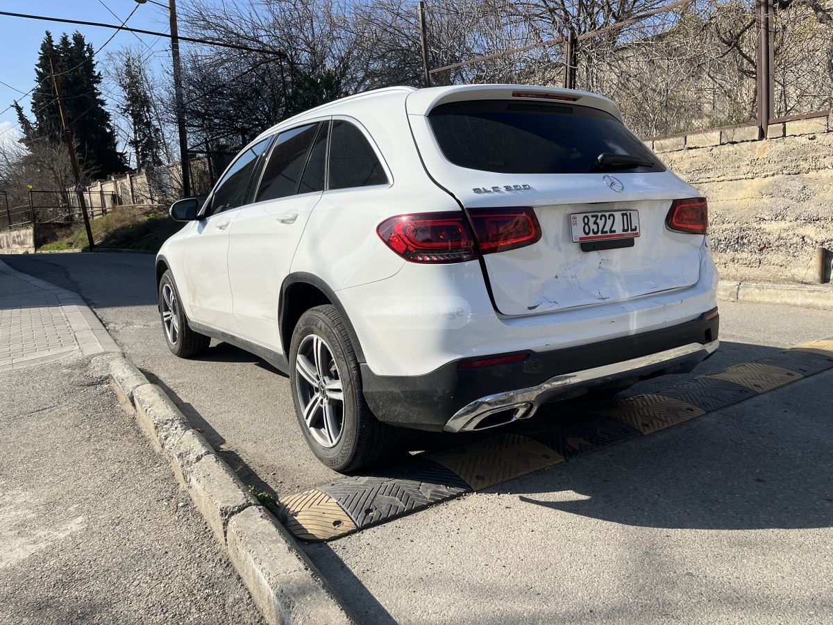 Mercedes-Benz GLC 300 - фото 4