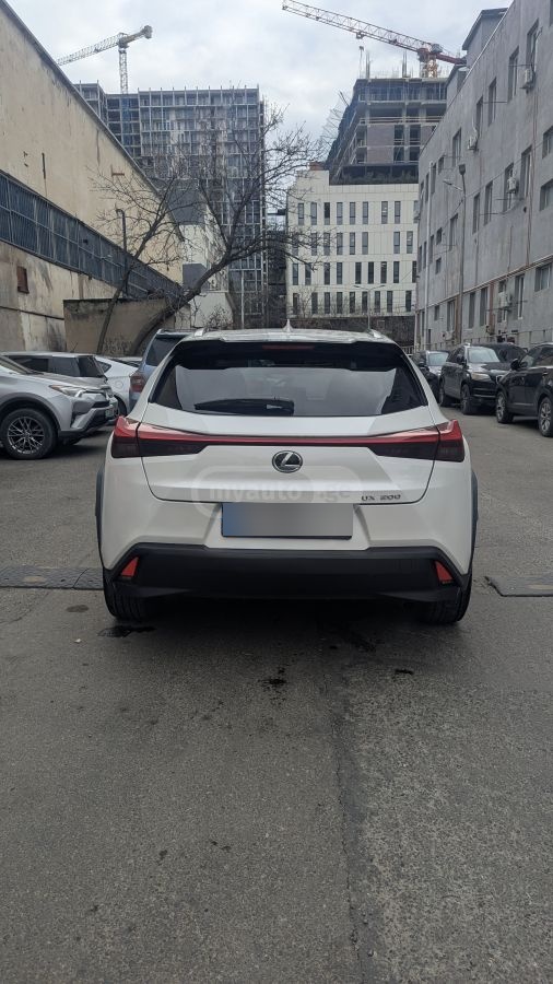 Lexus UX 200 - фото 8