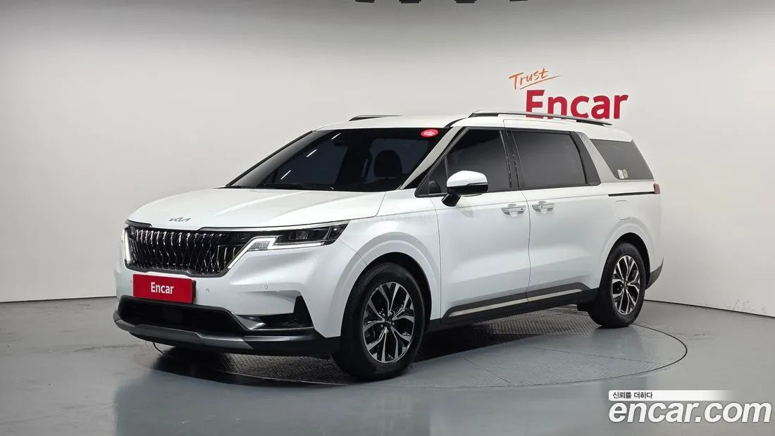 Kia Sedona 2023 — миниатюра 1