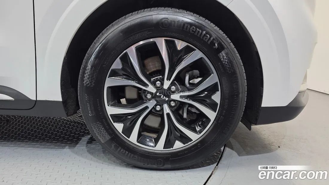 Kia Sedona 2023 — миниатюра 5