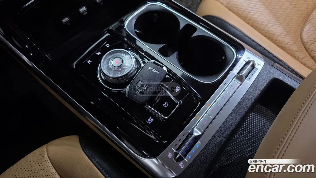 Kia Sedona 2023 — миниатюра 9