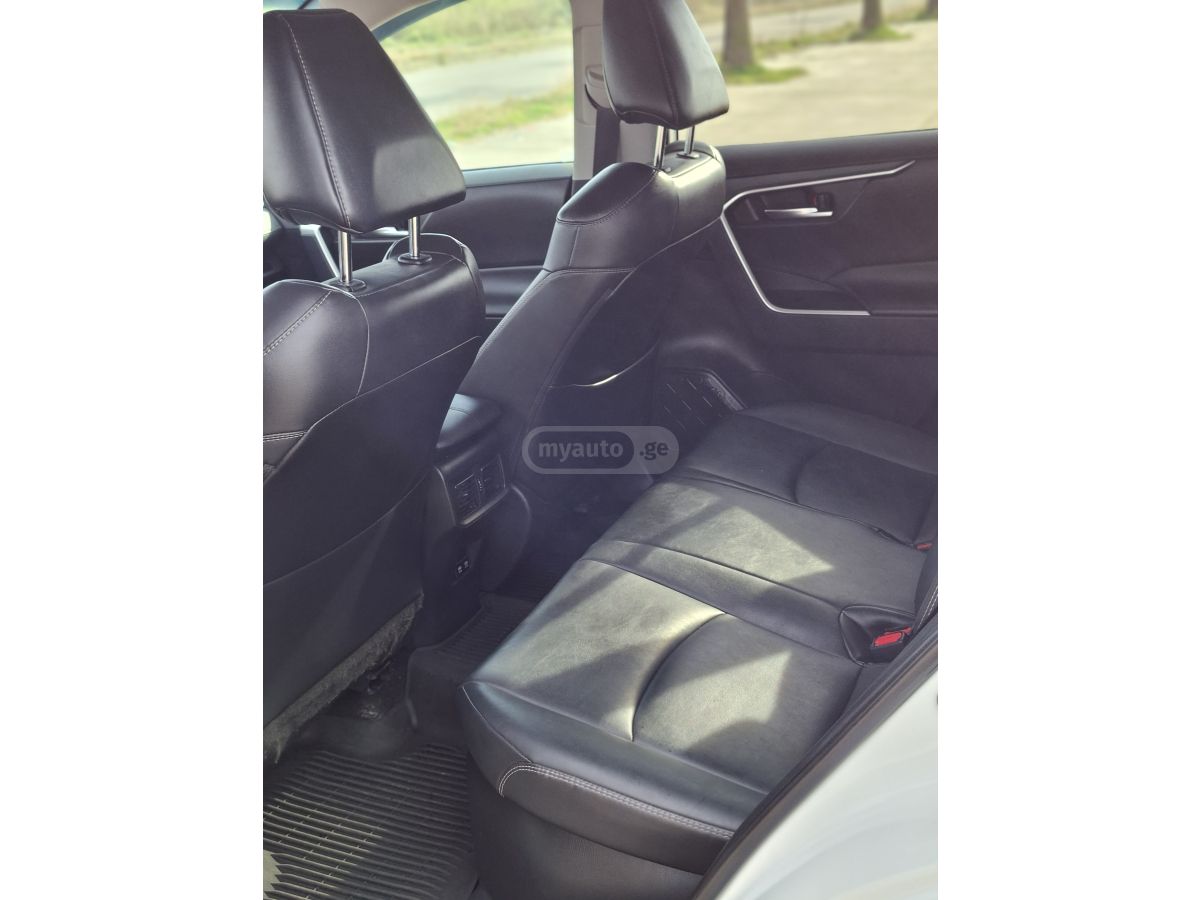 Toyota RAV 4 - фото 10