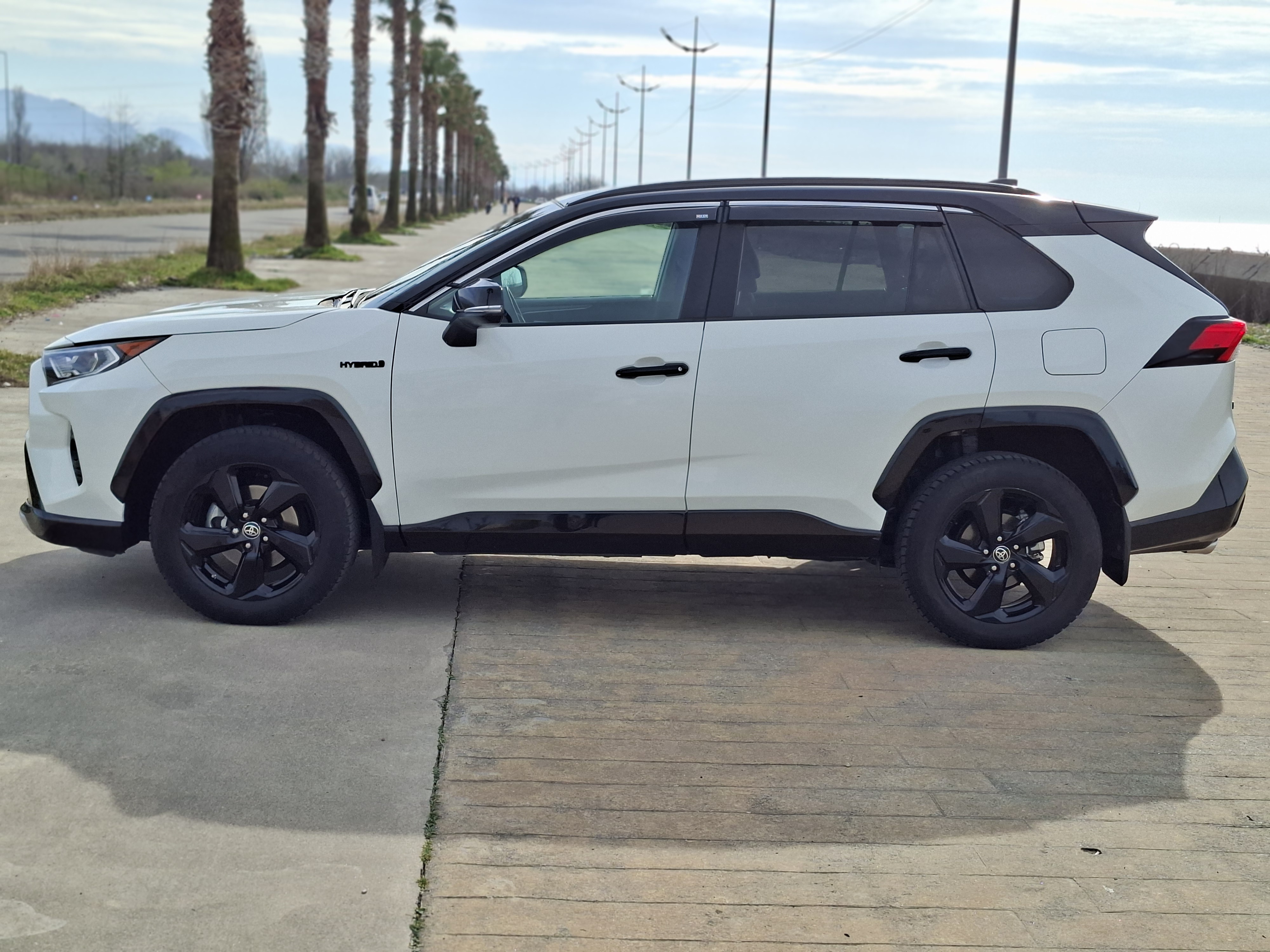 Toyota RAV 4 - фото 4