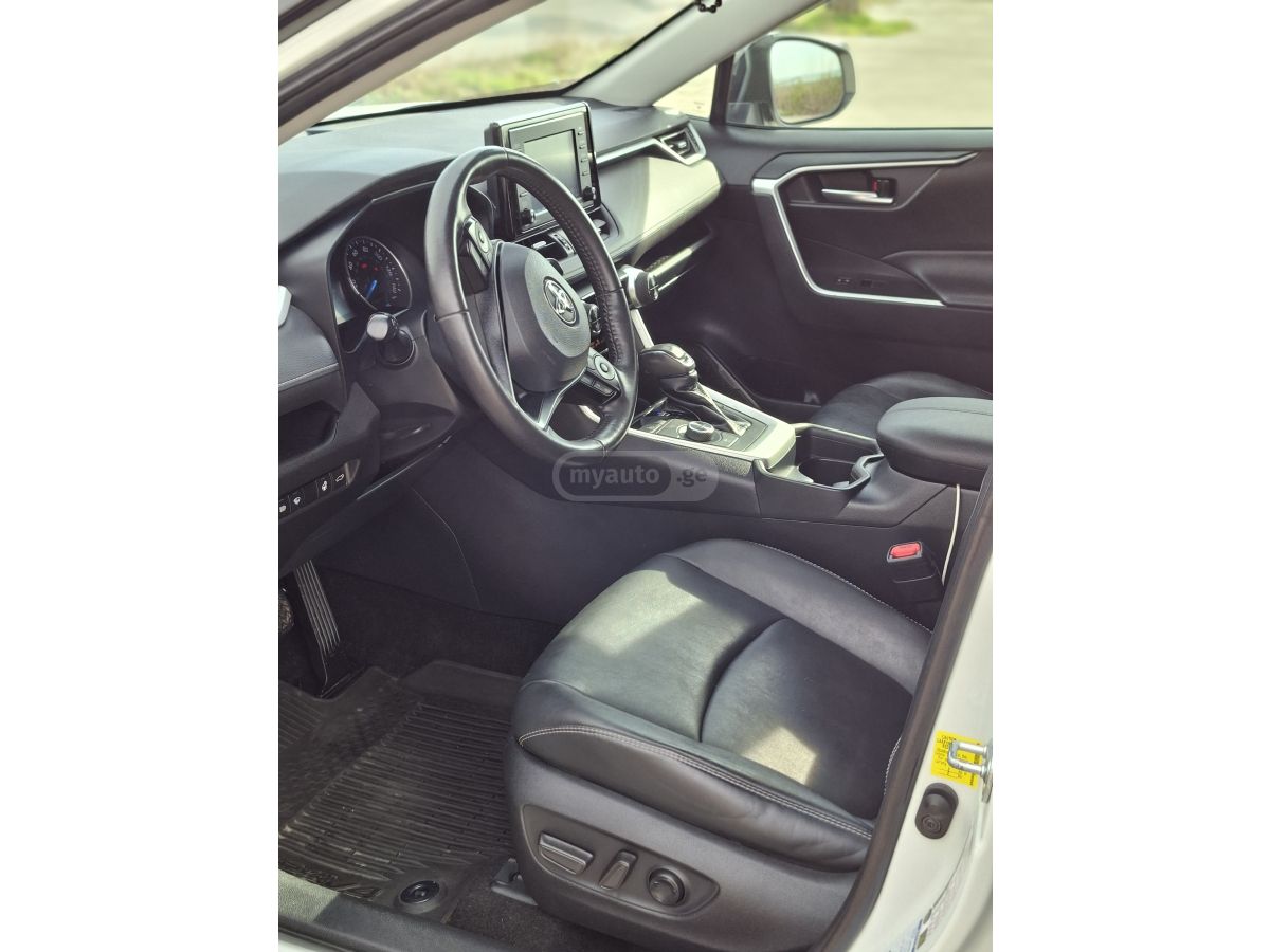 Toyota RAV 4 - фото 6