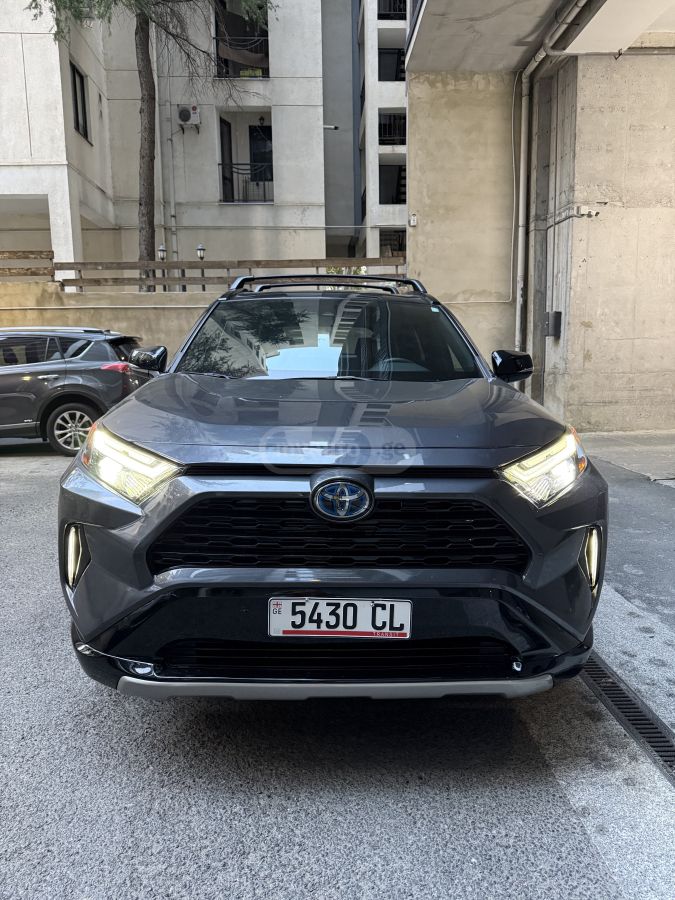 Toyota RAV 4 - фото 1