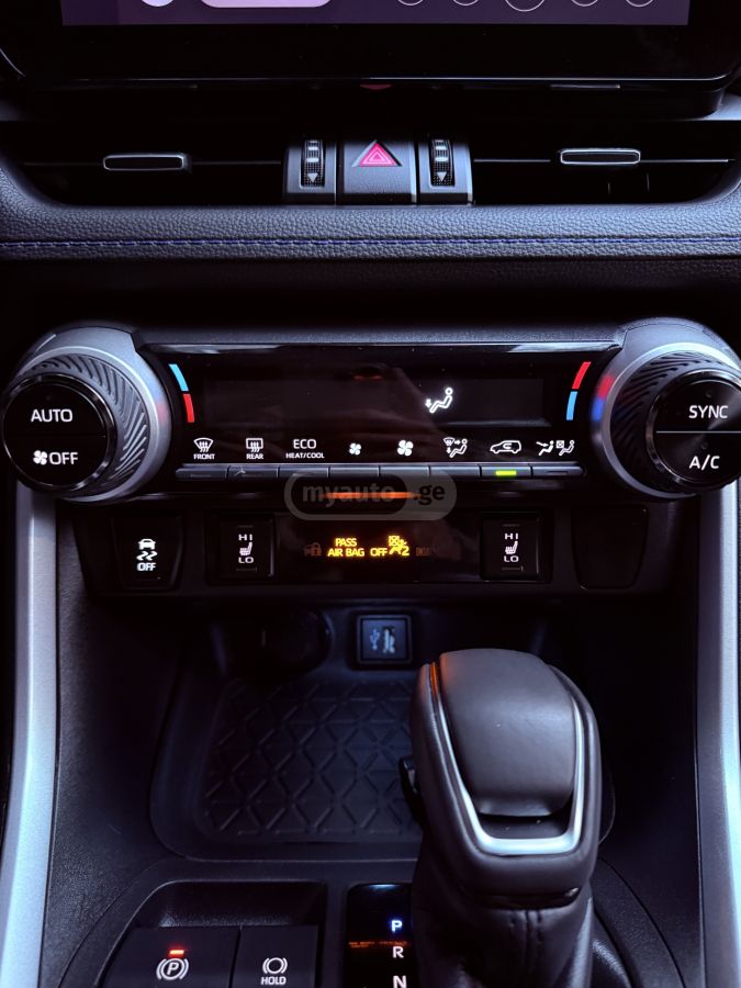 Toyota RAV 4 - фото 12