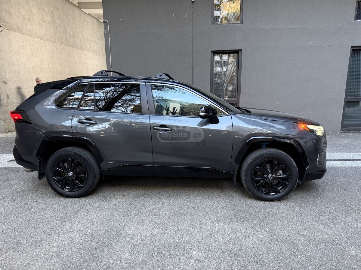 Toyota RAV 4 - фото 4