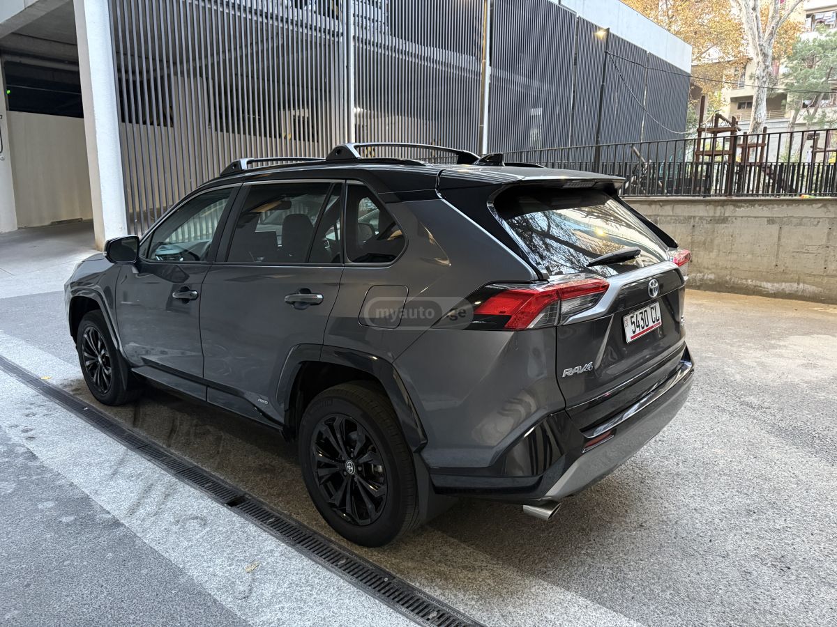 Toyota RAV 4 - фото 6