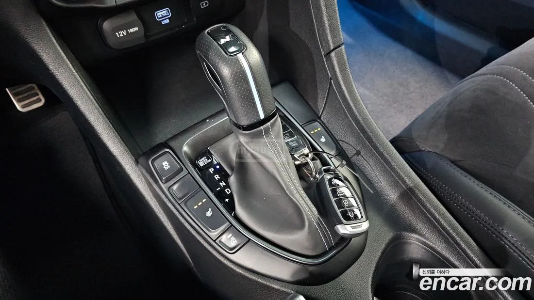 Hyundai Veloster 2021 — миниатюра 9