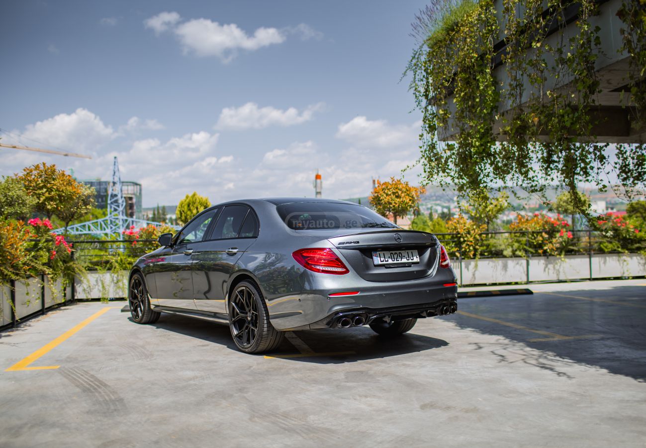 Mercedes-Benz E53 AMG - фото 4