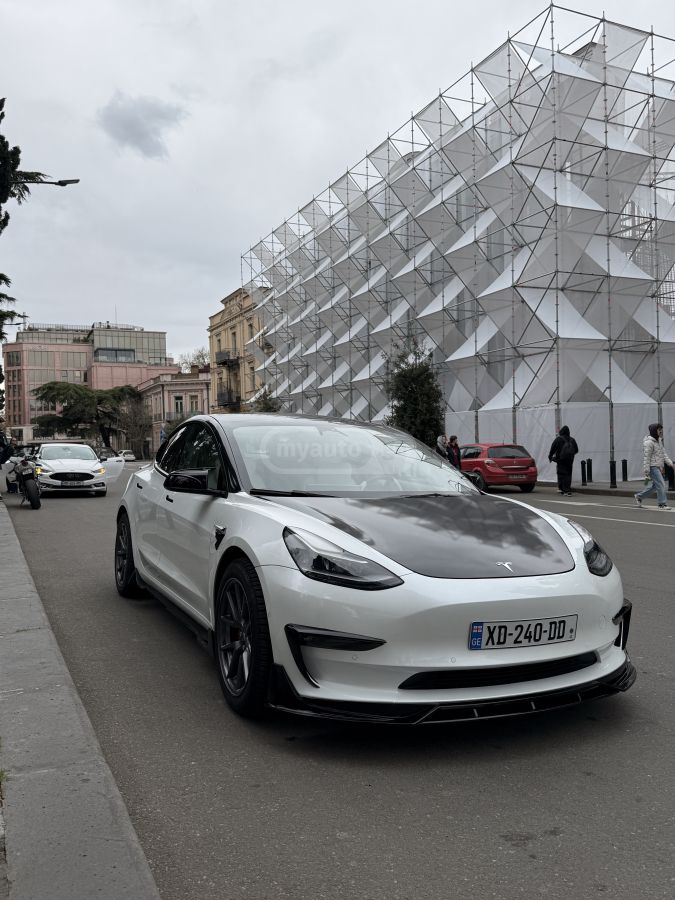 Tesla Model 3 - фото 3