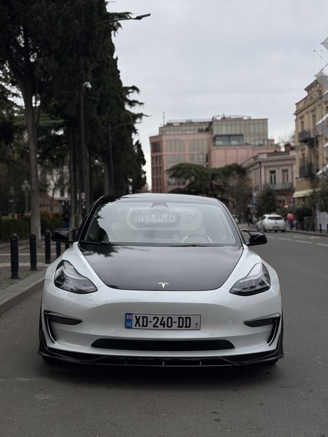 Tesla Model 3 - фото 6