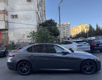 Alfa RomeoGiulia2017