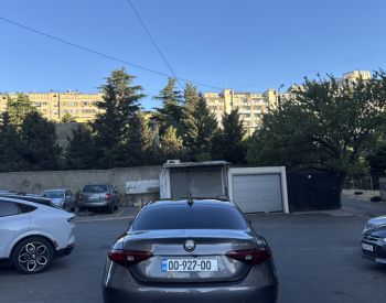 Alfa RomeoGiulia2017