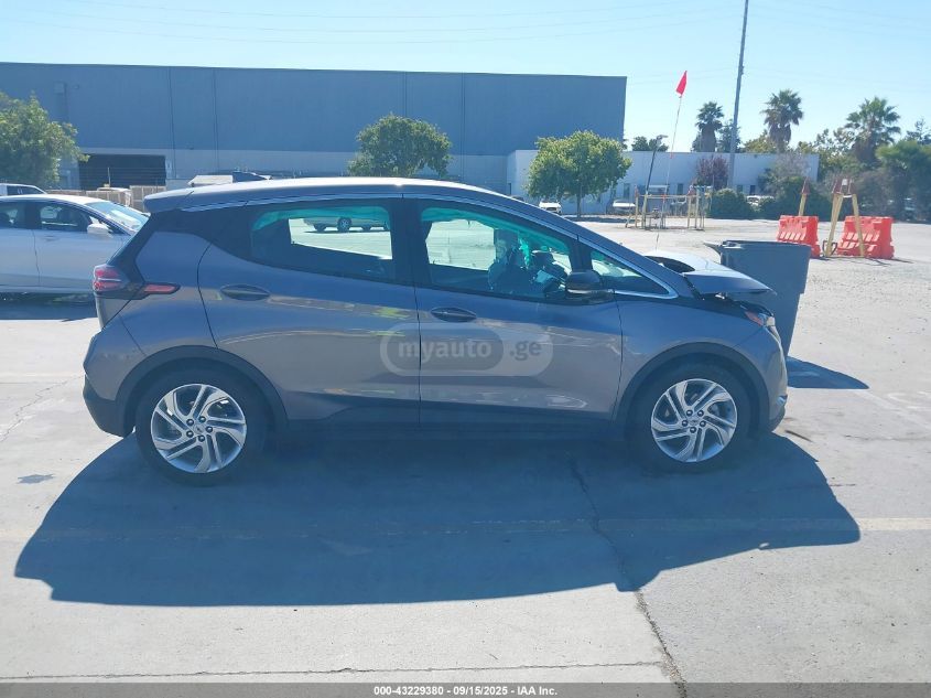 Chevrolet 1LT 4dr Wagon Automatic — миниатюра 3