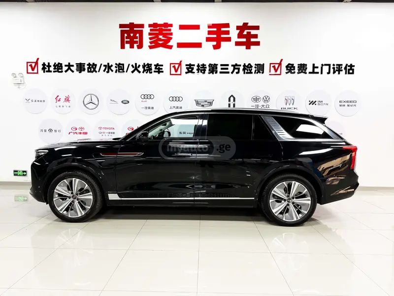 Hongqi E-HS9 - фото 3
