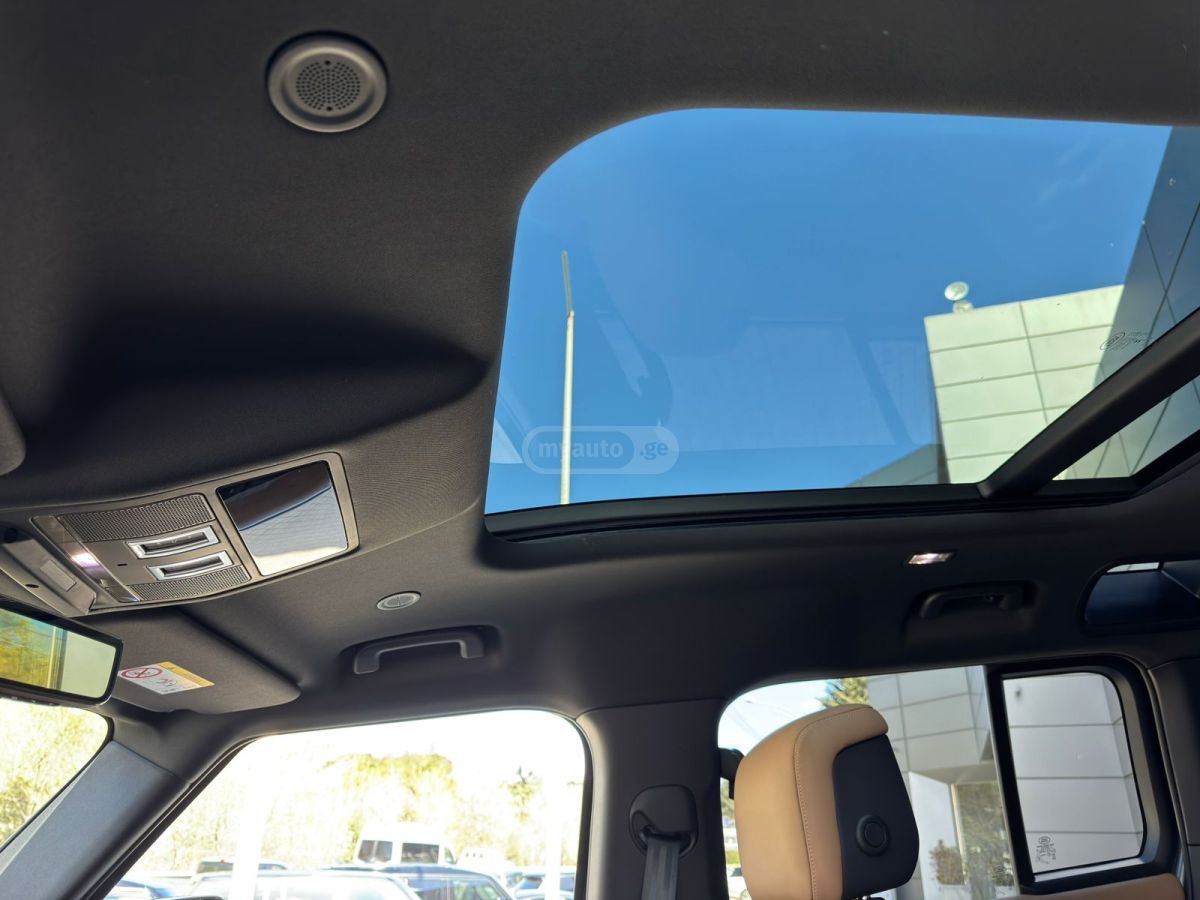 Land Rover Defender 110 - фото 7