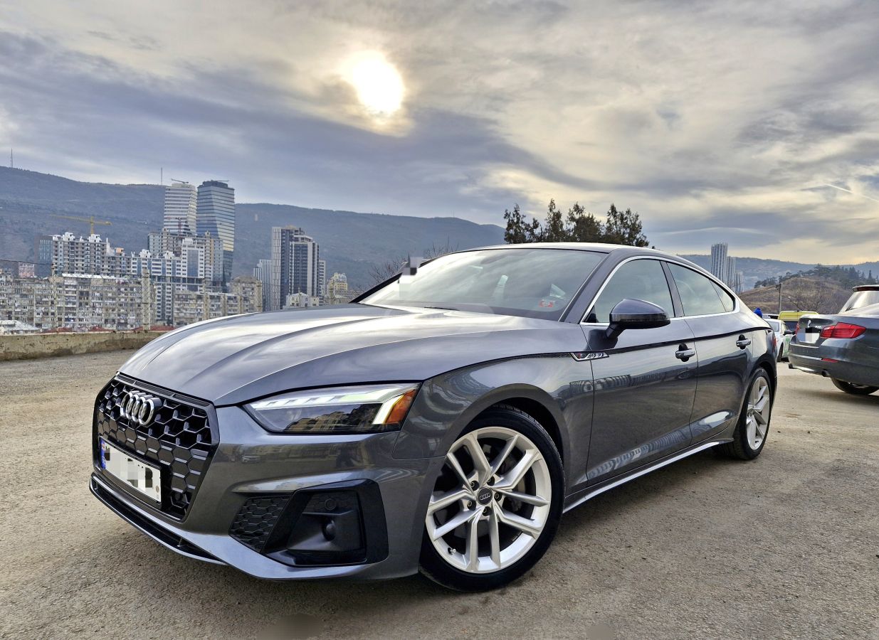 Audi Sportback S-Line Premium Plus — миниатюра 1